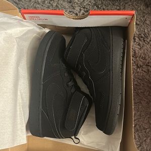 Nike black toddler shoes